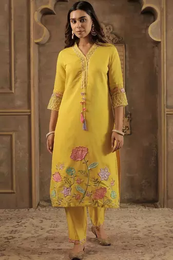 Women Floral Embroidered Kurta with Trousers & Dupatta