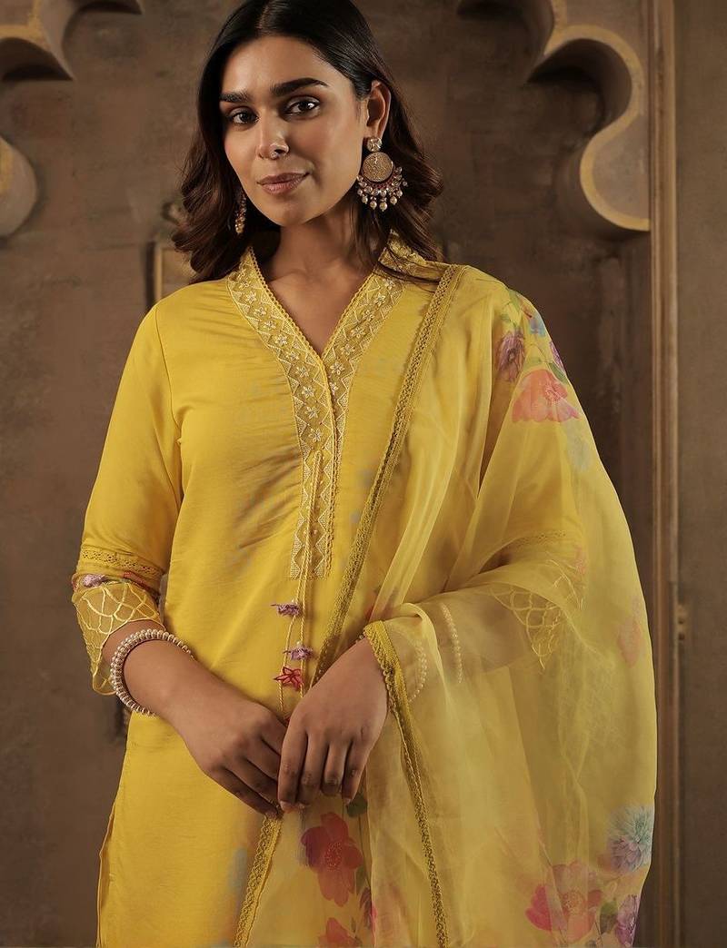 Women Floral Embroidered Kurta with Trousers & Dupatta