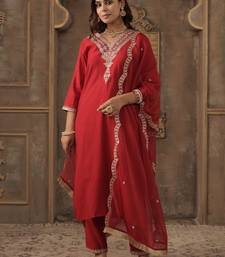 Ethnic Motifs Embroidered V-Neck Straight Kurta With Trousers & Dupatta