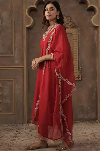 Ethnic Motifs Embroidered V-Neck Straight Kurta With Trousers & Dupatta