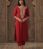 Women Ethnic Motifs Embroidered Kurta with Trousers