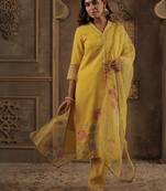 Women Floral Embroidered Kurta with Trousers & Dupatta