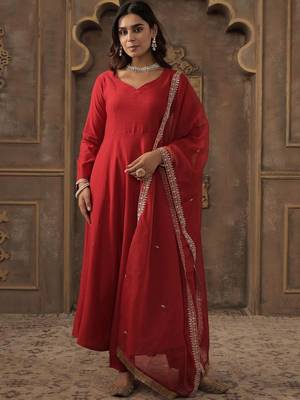 Liva Sweetheart Neck Anarkali Kurta With Trousers & Dupatta 1