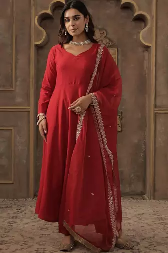 Liva Sweetheart Neck Anarkali Kurta With Trousers & Dupatta