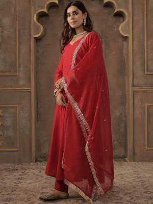 Liva Sweetheart Neck Anarkali Kurta With Trousers & Dupatta 5