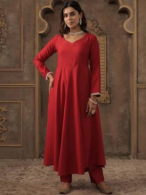 Liva Sweetheart Neck Anarkali Kurta With Trousers & Dupatta 6