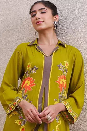 Women Floral Printed Shirt Collar Straight Kurta with Palazzos