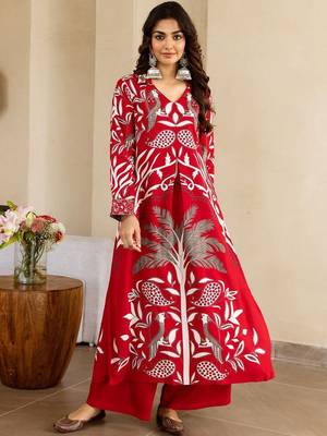 Floral Printed V-Neck Kurta with Palazzos 1