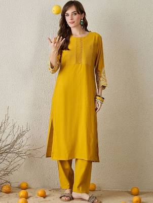 Ethnic Motifs Embroidered Beads And Stones Kurta With Trouser 1