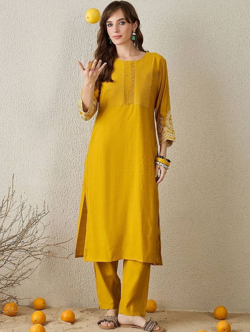 Ethnic Motifs Embroidered Beads And Stones Kurta With Trouser