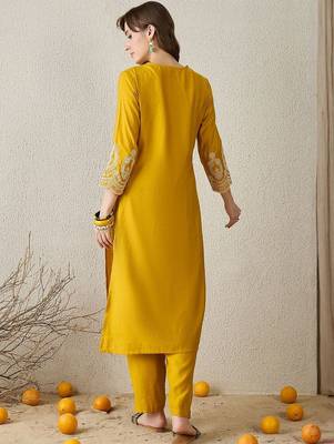 Ethnic Motifs Embroidered Beads And Stones Kurta With Trouser 4