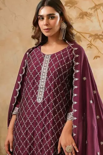 Women Geometric Embroidered Kurta with Trousers & Dupatta