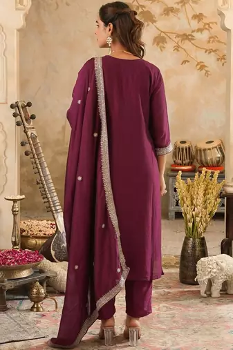 Women Geometric Embroidered Kurta with Trousers & Dupatta