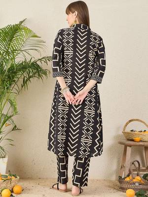 Women Printed Regular Pure Cotton Kurta With Trousers Kurta Sets 4