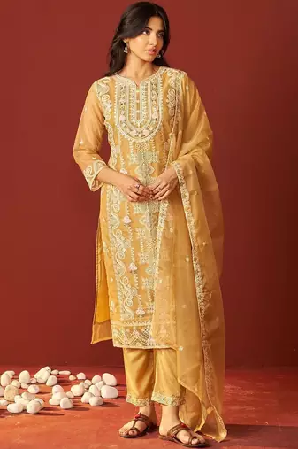 Floral Embroidered Straight V-Neck Thread Work Kurta & Trousers Dupatta