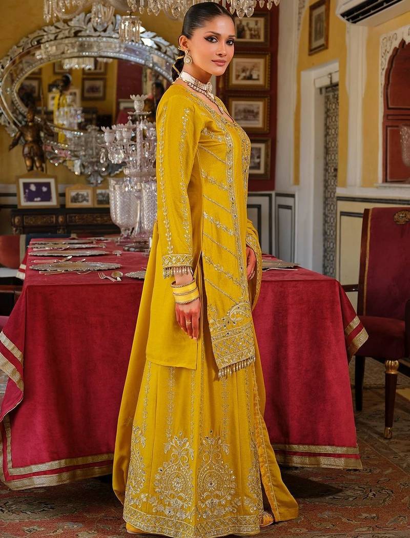 Ethnic Motifs Embroidered Round Neck Thread Work Kurta With Palazzos & Dupatta
