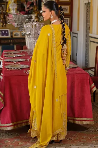 Ethnic Motifs Embroidered Round Neck Thread Work Kurta With Palazzos & Dupatta