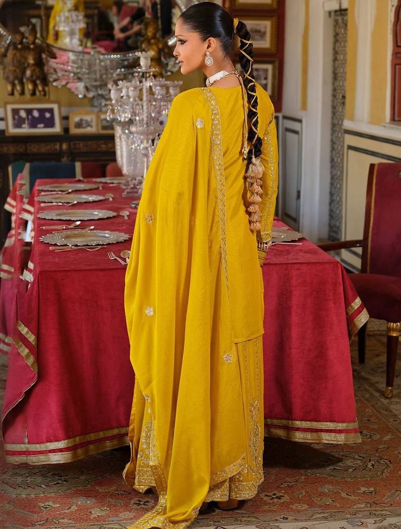 Ethnic Motifs Embroidered Round Neck Thread Work Kurta With Palazzos & Dupatta