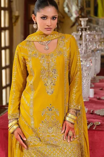 Ethnic Motifs Embroidered Round Neck Thread Work Kurta With Palazzos & Dupatta