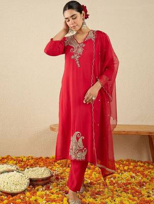 Women Ethnic Motifs Self Design Kurta with Trousers & Dupatta 1