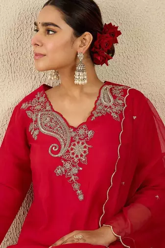 Women Ethnic Motifs Self Design Kurta with Trousers & Dupatta