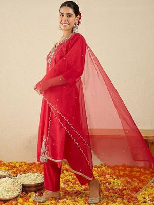 Women Ethnic Motifs Self Design Kurta with Trousers & Dupatta 3