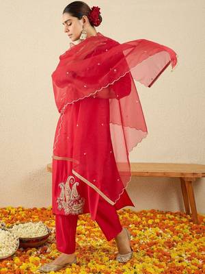 Women Ethnic Motifs Self Design Kurta with Trousers & Dupatta 5
