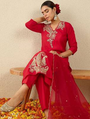 Women Ethnic Motifs Self Design Kurta with Trousers & Dupatta 7
