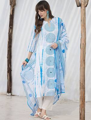 Women Geometric Dyed Cotton Kurta with Trousers & Dupatta 1