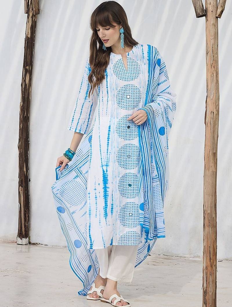 Women Geometric Dyed Cotton Kurta with Trousers & Dupatta