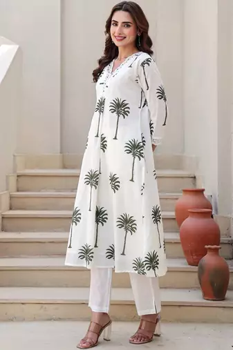 Women Ethnic Motifs Printed Cotton A-Line Kurta with Trousers