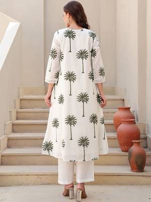 Women Ethnic Motifs Printed Cotton A-Line Kurta with Trousers 4