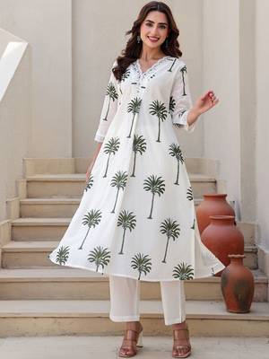 Women Ethnic Motifs Printed Cotton A-Line Kurta with Trousers 6