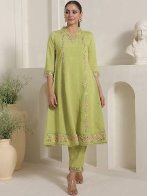 Women Floral Embroidered Thread Work Kurta And Palazoos With Dupatta 5