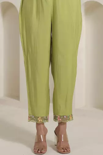 Women Floral Embroidered Thread Work Kurta And Palazoos With Dupatta