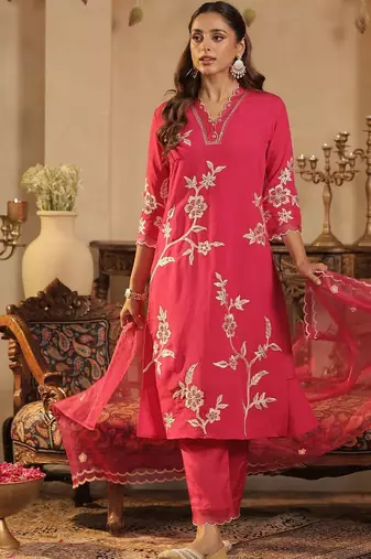 Floral Embroidered Thread Work V-Neck Straight Kurta & Trousers With Dupatta