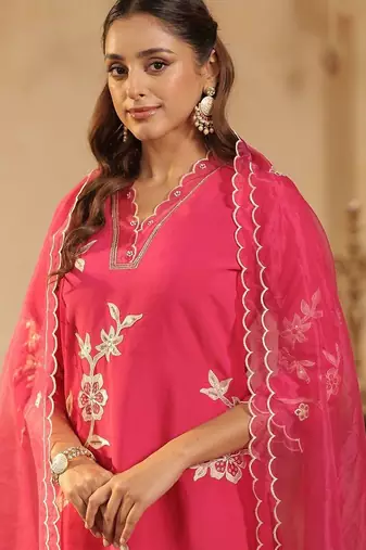 Floral Embroidered Thread Work V-Neck Straight Kurta & Trousers With Dupatta