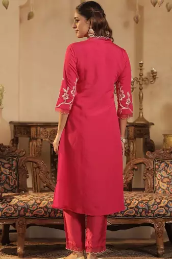 Floral Embroidered Thread Work V-Neck Straight Kurta & Trousers With Dupatta
