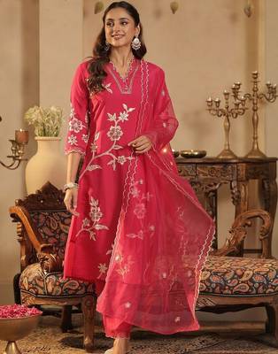 Floral Embroidered Thread Work V-Neck Straight Kurta & Trousers With Dupatta 4