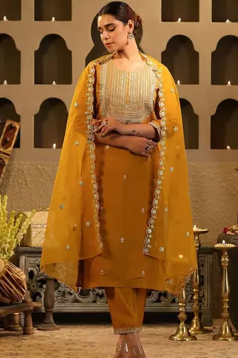 Women Ethnic Motifs Embroidered Regular Sequinned Kurta with Trousers & Dupatta
