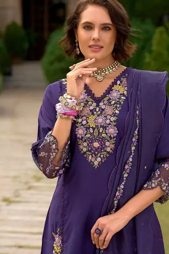 Women Floral Embroidered Kurta with Trousers & Dupatta