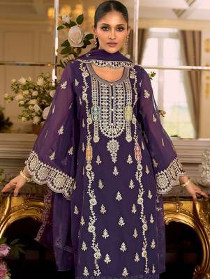 Women Ethnic Motifs Embroidered Kurta with Trousers & Dupatta 2