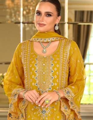 Women Ethnic Motifs Embroidered Kurta with Trousers & Dupatta 2