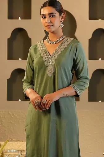 Women Solid Kurta with Trousers