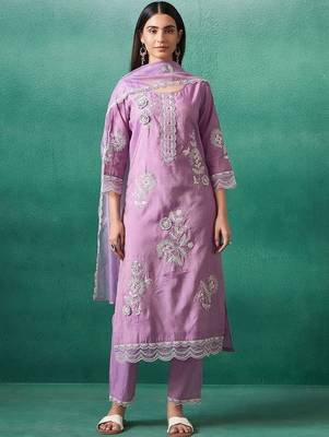 Women Floral Embroidered Kurta with Trousers & Dupatta 2