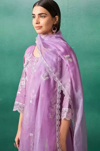 Women Floral Embroidered Kurta with Trousers & Dupatta
