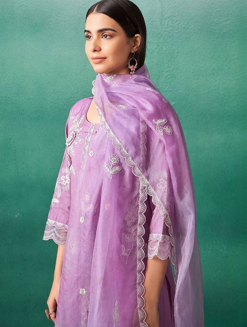 Women Floral Embroidered Kurta with Trousers & Dupatta
