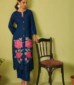 Women Floral Embroidered Kurta with Trousers