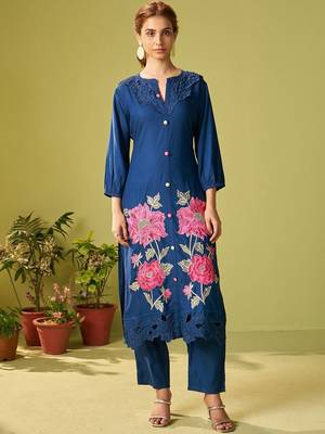 Women Floral Embroidered Kurta with Trousers 3