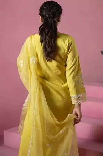 Women Ethnic Motifs Embroidered Regular Thread Work Kurta with Trousers & With Dupatta